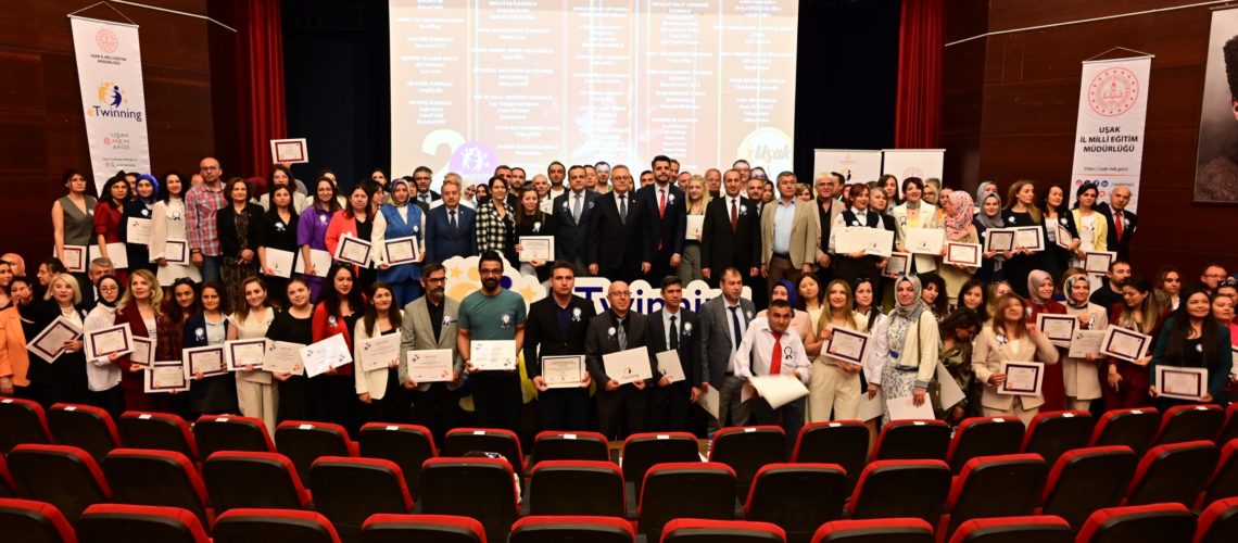 2025-yili-etwinning-faaliyetleri-19-il-ziyareti-okul-ziyaretleri-odul-torenleri-ve-egitim-fakulteleri-ile-is-birlikleri
